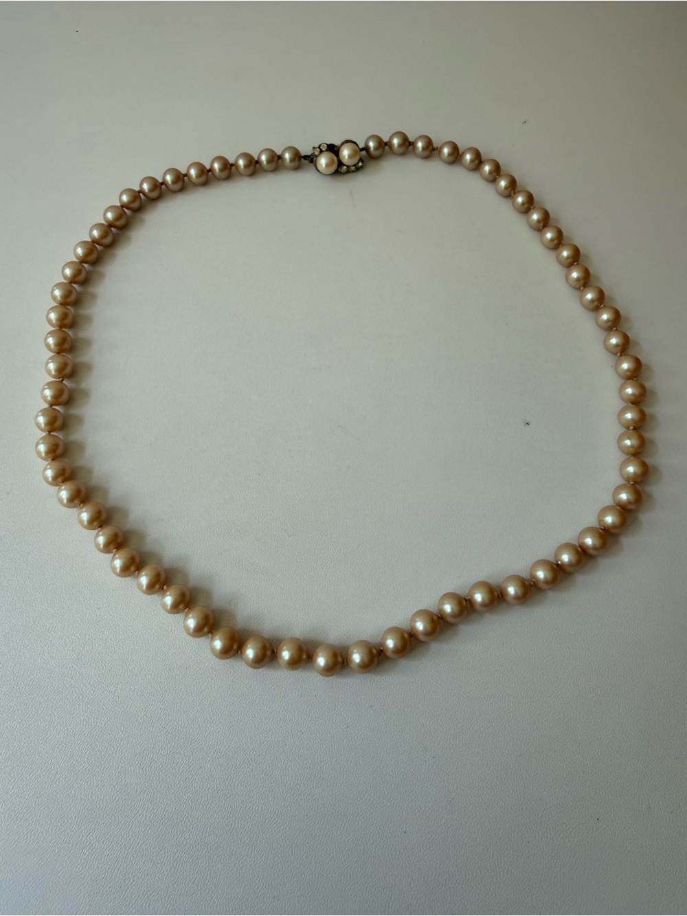 Classic Pearl Necklace in Champagne Pearlescent - Unbranded